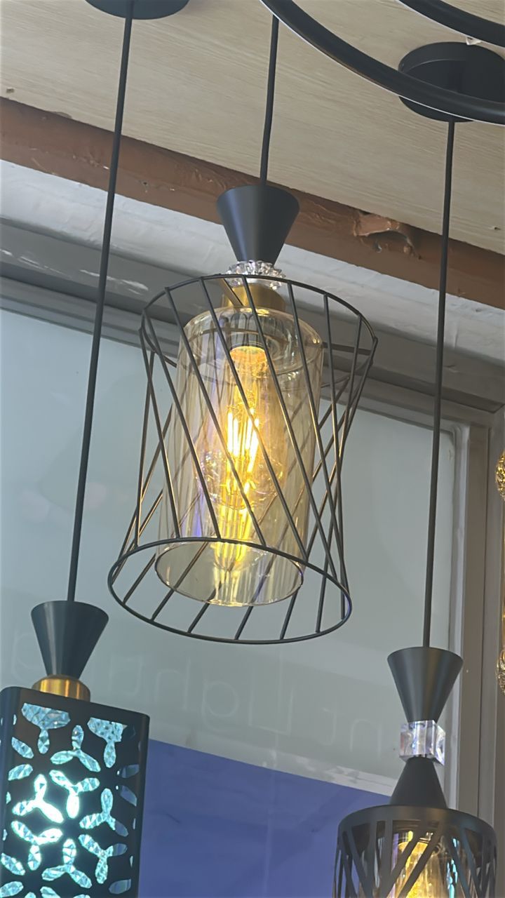 Pendant light with bulb